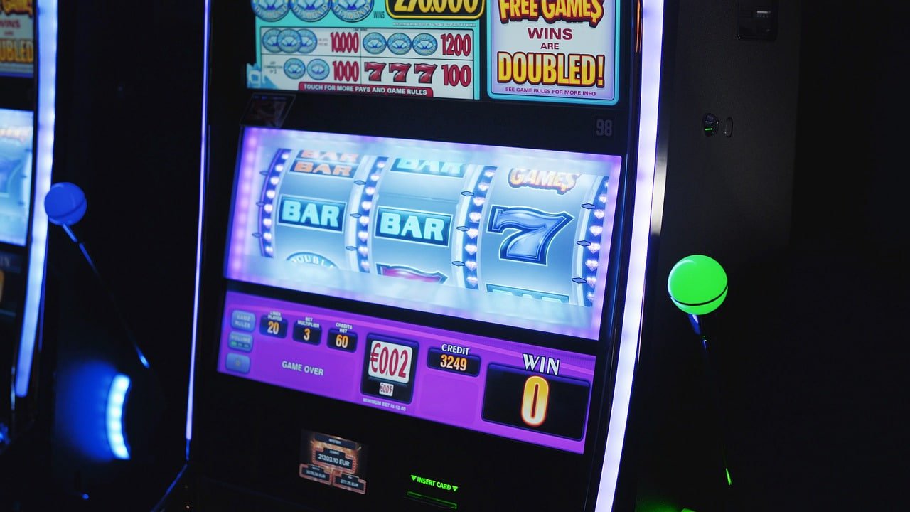 responsible gaming message beside Wild Bandito Slots content on app 222 for adults only
